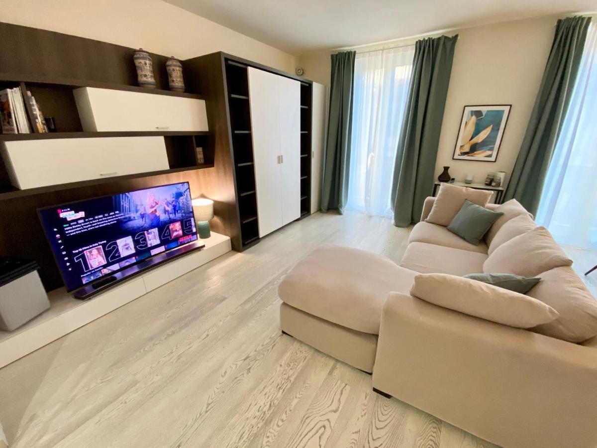 Front Beach Apartments Viareggio Extérieur photo
