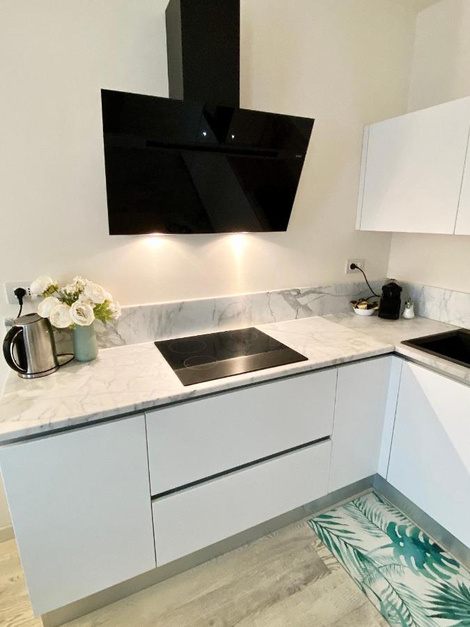 Front Beach Apartments Viareggio Extérieur photo