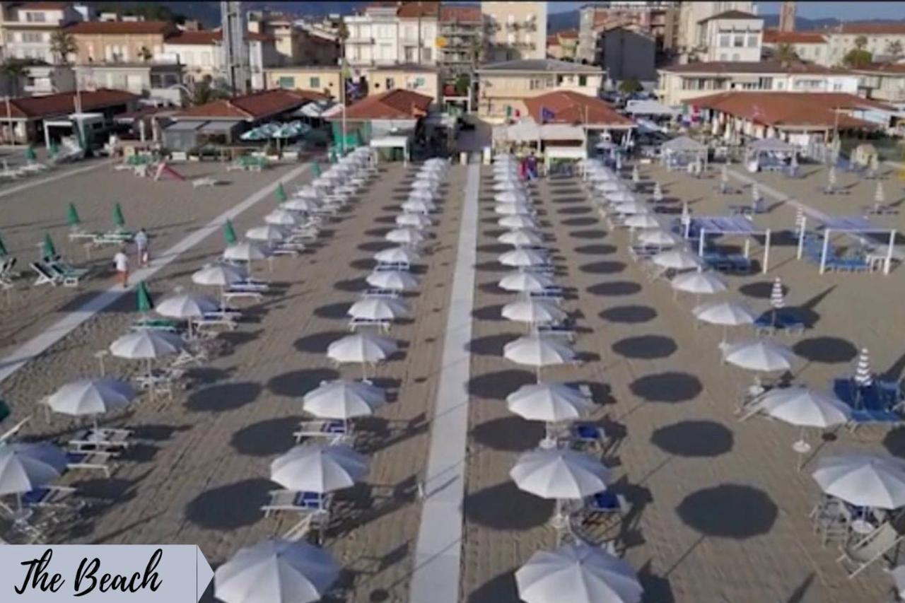 Front Beach Apartments Viareggio Extérieur photo