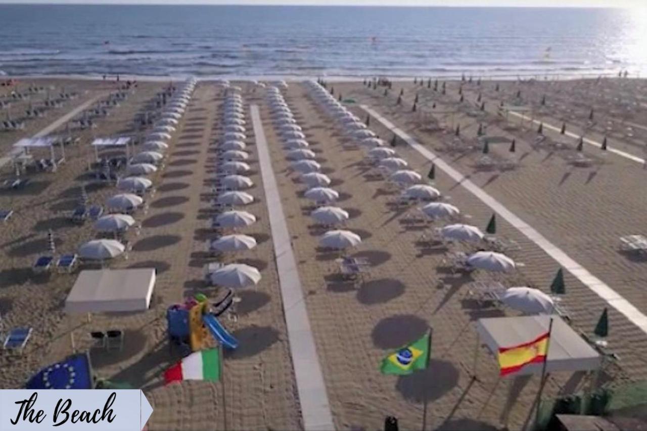 Front Beach Apartments Viareggio Extérieur photo
